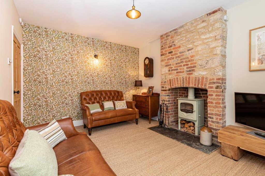 Oxfordshire Living - The Bowler Hat Cottage - Woodstock Ngoại thất bức ảnh